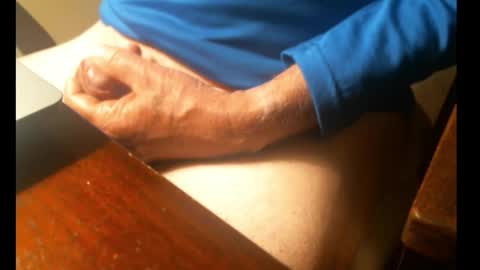 Snapshot of swizzle__stick chatting on 11.11.25 will jeffers online show from 11.11.25