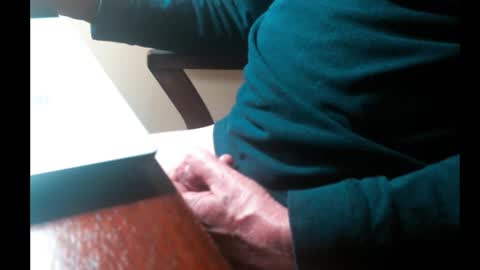 Snapshot of swizzle__stick chatting on 12.03.25 will jeffers online show from 12.03.25