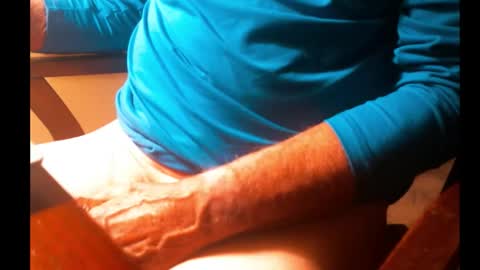 Snapshot of swizzle__stick chatting on 12.05.25 will jeffers online show from 12.05.25