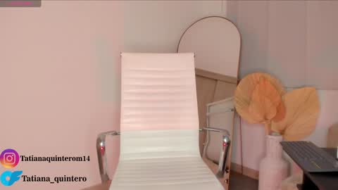 Snapshot of swt_molly chatting on 12.13.24 Molly online show from 12.13.24