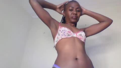 Snapshot of swtebony1 chatting on 06.25.26 ALICIA online show from 06.25.26