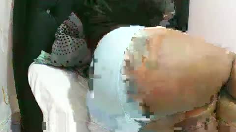 Snapshot of swtsdivas chatting on 01.28.25 swtsdivas online show from 01.28.25