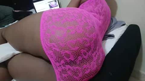 Snapshot of swtsdivas chatting on 10.06.25 swtsdivas online show from 10.06.25