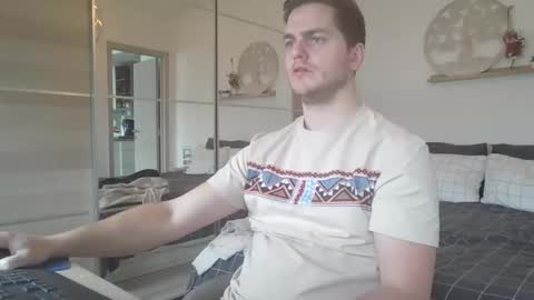 Snapshot of syl092 chatting on 02.05.25 syl092 online show from 02.05.25