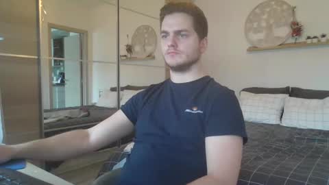 Snapshot of syl092 chatting on 02.13.25 syl092 online show from 02.13.25