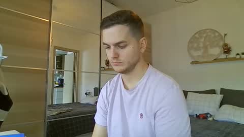 Snapshot of syl092 chatting on 12.01.25 syl092 online show from 12.01.25