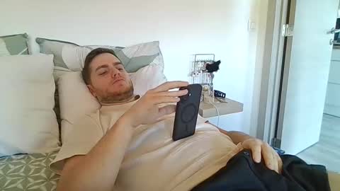 Snapshot of syl092 chatting on 12.15.25 syl092 online show from 12.15.25