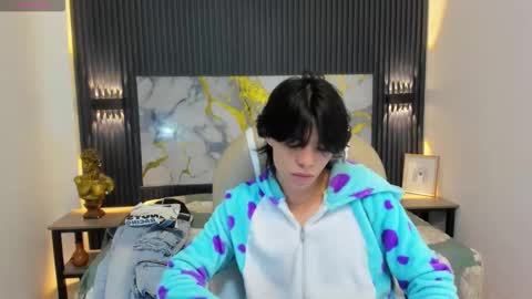 sylasfrost online show from 11.20.25