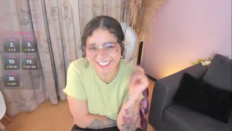Snapshot of sylvara_bx chatting on 05.08.26 online show from 05.08.26