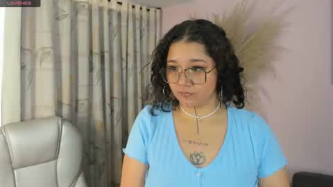 Snapshot of sylvara_bx chatting on 06.22.26 online show from 06.22.26