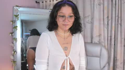 Snapshot of sylvara_bx chatting on 07.09.26 online show from 07.09.26