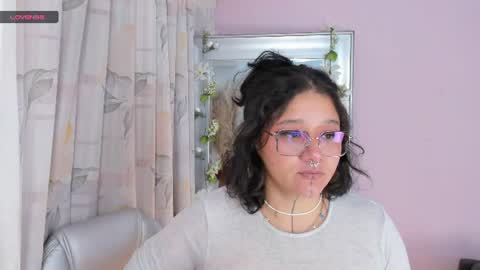 Snapshot of sylvara_bx chatting on 07.16.26 online show from 07.16.26