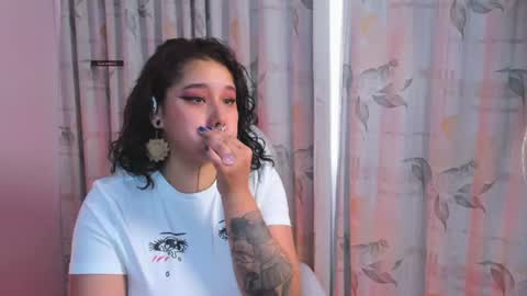 Snapshot of sylvara_bx chatting on 08.05.26 online show from 08.05.26