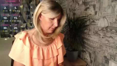 Snapshot of sylviathemodel chatting on 10.24.25 Sylvia online show from 10.24.25