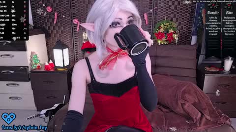 Snapshot of sylvie_fey chatting on 12.25.24 Sylvie online show from 12.25.24