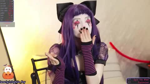 Snapshot of sylvie_fey chatting on 11.01.25 Sylvie online show from 11.01.25