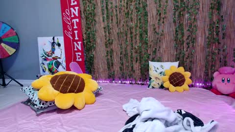 Snapshot of syndica chatting on 02.06.25 Jennah online show from 02.06.25