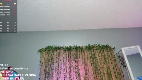 Snapshot of syndica chatting on 03.04.25 Jennah online show from 03.04.25