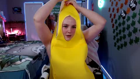 Snapshot of syndica chatting on 10.04.25 Jennah online show from 10.04.25