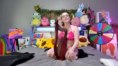 Snapshot of syndica chatting on 11.29.25 Jennah online show from 11.29.25