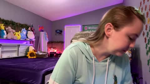 Snapshot of syndica chatting on 02.03.26 Jennah online show from 02.03.26