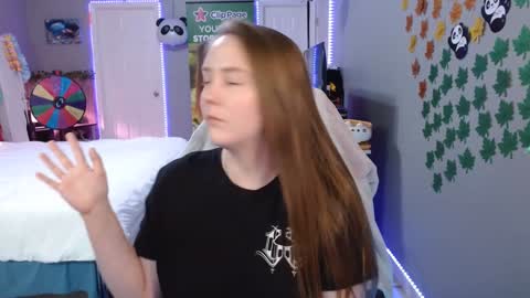 Snapshot of syndica chatting on 02.27.26 Jennah online show from 02.27.26