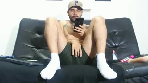 Snapshot of syylar_ chatting on 12.18.25 syylar_ online show from 12.18.25