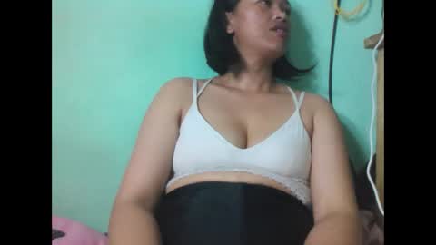 Snapshot of tahiniah chatting on 11.14.25 tahiniah online show from 11.14.25