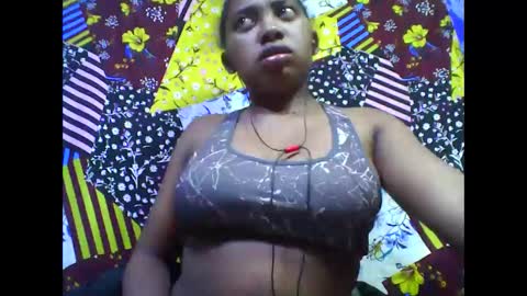 Snapshot of tahiriniah chatting on 11.30.25 tahiriniah online show from 11.30.25