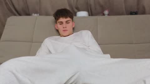 Snapshot of tai_fun chatting on 12.04.25 Alex online show from 12.04.25