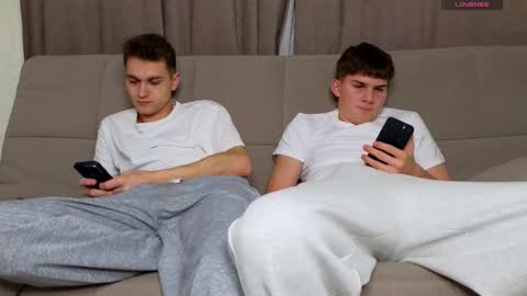 Snapshot of tai_fun chatting on 12.15.25 Alex online show from 12.15.25