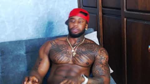 Tairon Tucke online show from 12.25.24