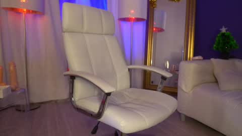 Margo online show from 12.28.24