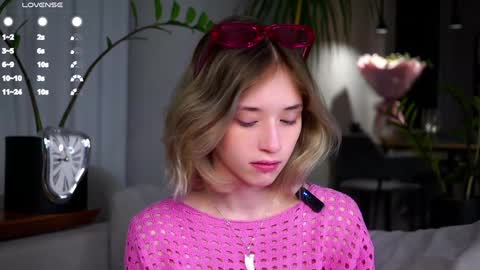 Mia online show from 01.12.25