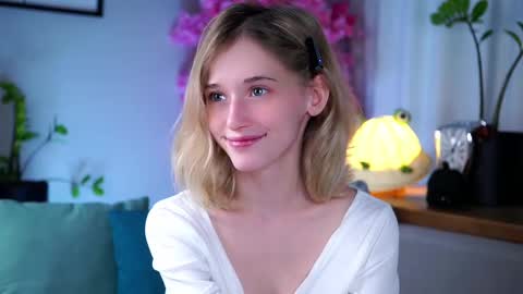 Mia online show from 03.11.25