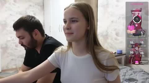 Snapshot of taiti_fox_cub chatting on 11.08.25 taiti_fox_cub online show from 11.08.25