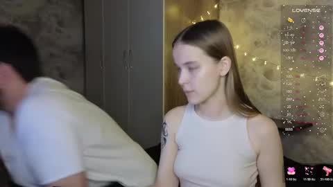 Snapshot of taiti_fox_cub chatting on 11.14.25 taiti_fox_cub online show from 11.14.25