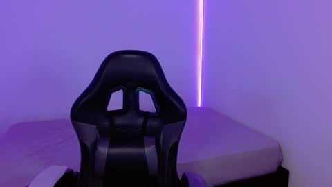 Snapshot of takeru___ chatting on 09.12.25 takeru___ online show from 09.12.25