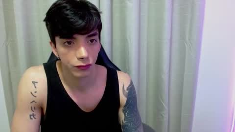 Snapshot of takeru___ chatting on 10.04.25 takeru___ online show from 10.04.25