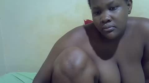 Snapshot of taliah254 chatting on 09.22.25 taliah254 online show from 09.22.25