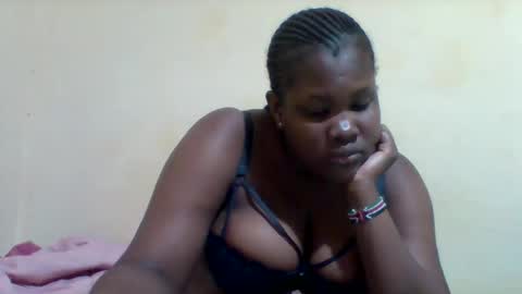 Snapshot of taliah254 chatting on 11.30.25 taliah254 online show from 11.30.25