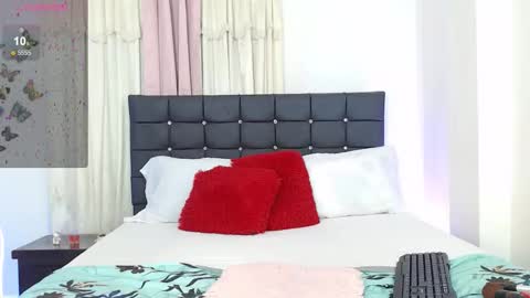 taliana  modelo independiente online show from 11.12.25