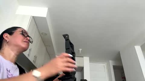 Snapshot of talianavega chatting on 12.16.25 tali online show from 12.16.25