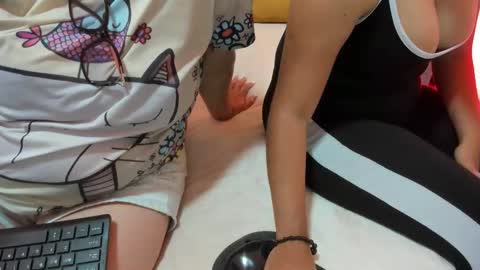 Snapshot of talianavega chatting on 12.17.25 tali online show from 12.17.25