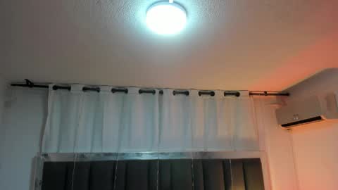 Snapshot of talianavega chatting on 12.20.25 tali online show from 12.20.25