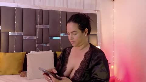 Snapshot of talianavega chatting on 02.19.26 tali online show from 02.19.26