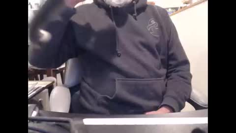 Snapshot of tallguy4unow chatting on 12.15.25 tallguy4unow online show from 12.15.25