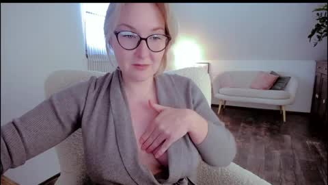 tallinnlove online show from 04.30.26