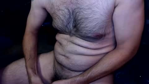 Snapshot of talltannhandsome chatting on 12.01.25 talltannhandsome online show from 12.01.25