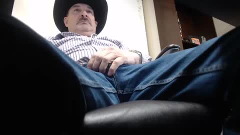 Snapshot of talltexxxan chatting on 02.28.25 talltexxxan online show from 02.28.25